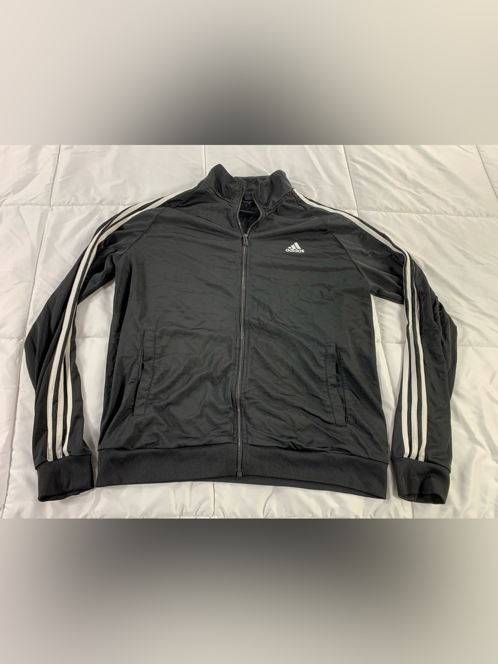 Pre loved ADIDAS zip up sweater unisex size L